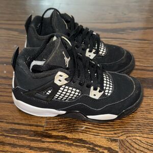 JORDAN 4 RETRO BLACK & WHITE LITTLE BOY SNEAKERS 12